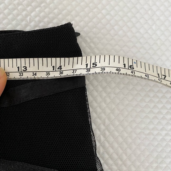 Black Tulle skirt with satin ribbon detailing - Picture 3 of 4